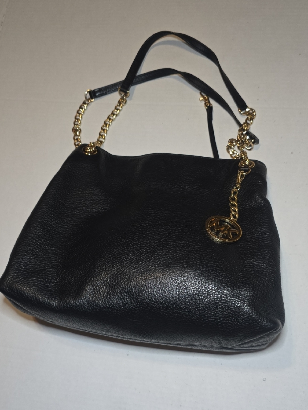 Michael Kors Black Leather Shoulder Bag with Gold Hardware and MK Charm - Picture 5 of 12
